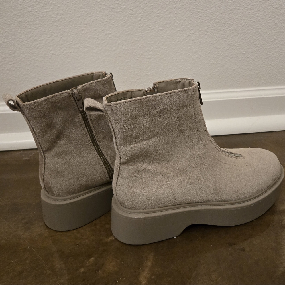 NEW Portland Boot Company Gray Suede Boots Lug Platform Style 9.5 - Picture 7 of 9